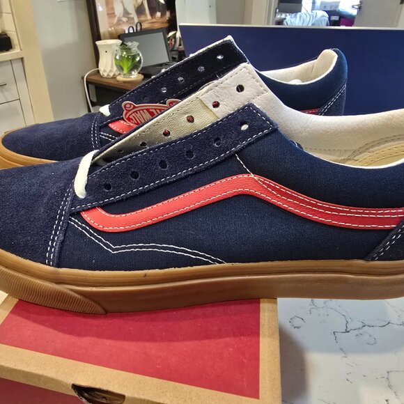 Vans Old Skool Shoes Dress Blues Chili Pepper Gum Bottom VN0A5KRFB09 Mens 10.5 - Picture 2 of 11